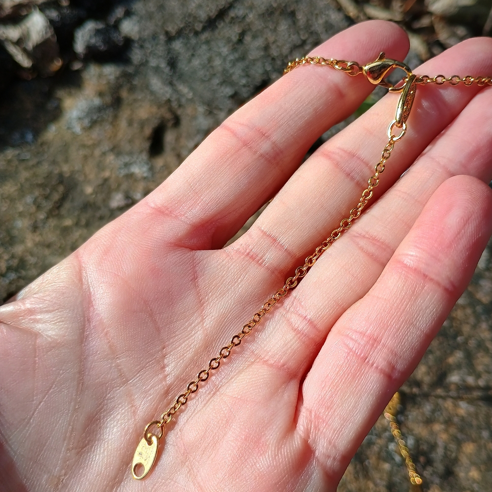 Vintage, 1970s gold tone & cream lucite pendant necklace by Avon, 1970s Avon - Picture 5 of 16